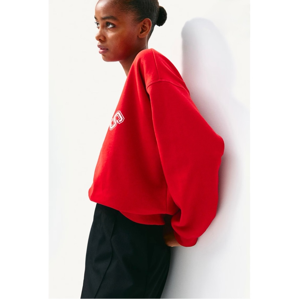 Red Paris Sweatshirt (S) - Picture 4 of 9